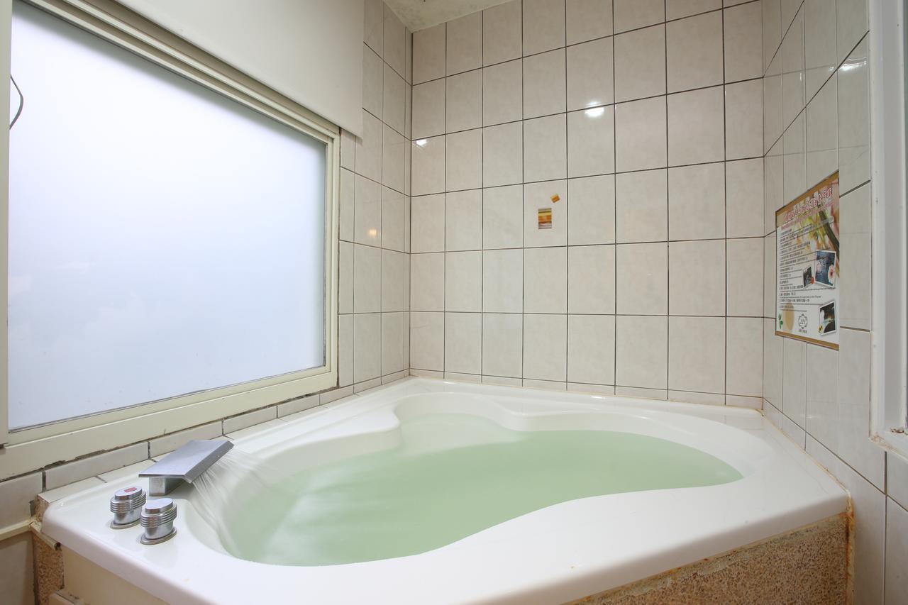 Cyuan Tang Hot Spring Hotel Цзяоси Экстерьер фото